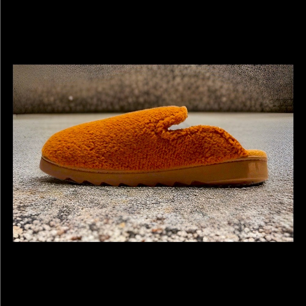 Dluxe By Dearfoams Womens Saffron Teddy Scuff Slippers Chestnut Brown L NWT - Picture 8 of 12